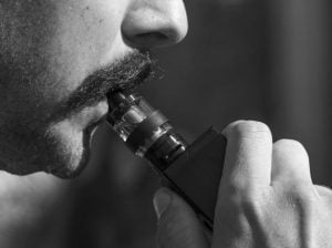 Read more about the article 전자담배가 금연에 과연 도움이 됩니까?